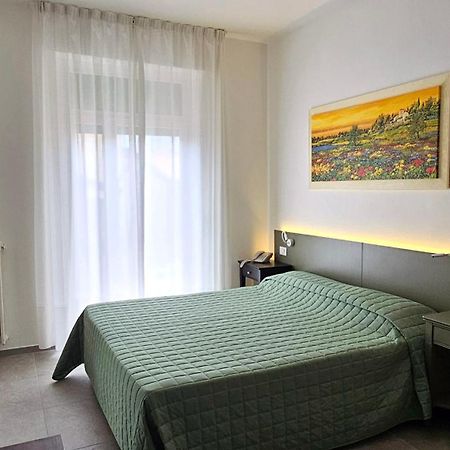 Hotel Marina Bardolino Buitenkant foto
