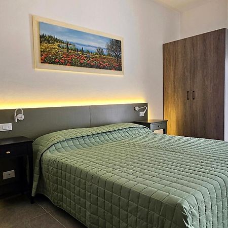 Hotel Marina Bardolino Buitenkant foto