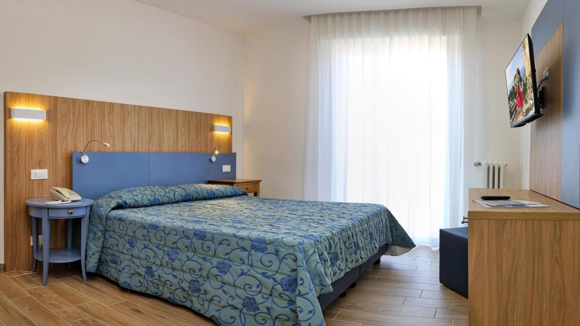Hotel Marina Bardolino Buitenkant foto