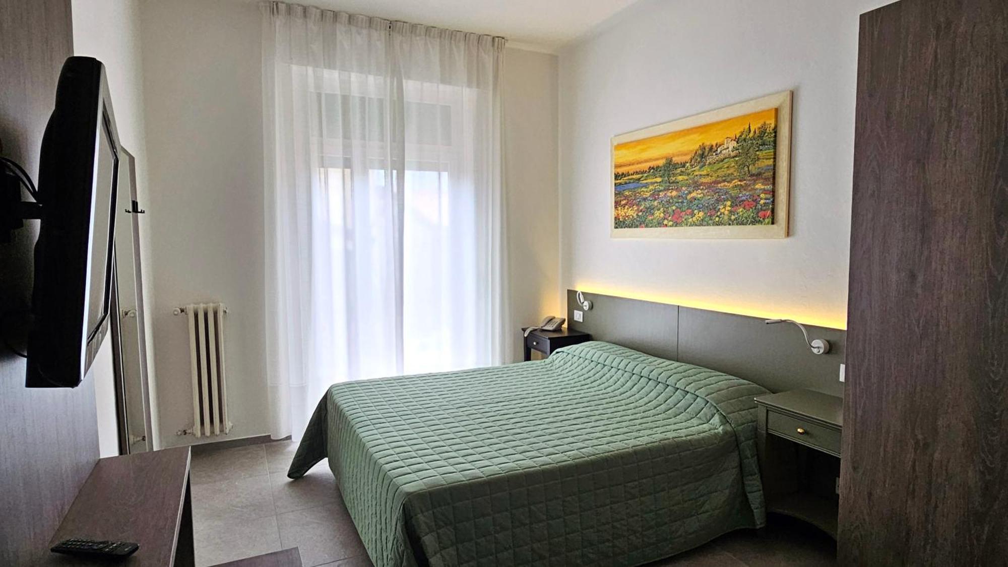 Hotel Marina Bardolino Buitenkant foto