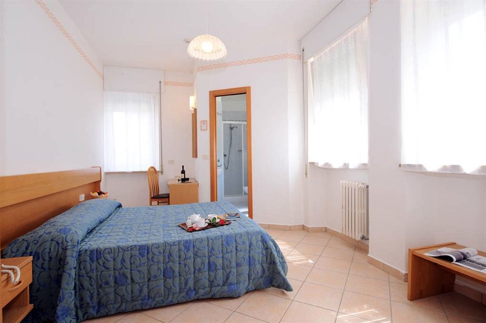Hotel Marina Bardolino Buitenkant foto