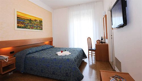 Hotel Marina Bardolino Buitenkant foto