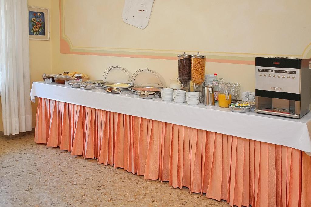 Hotel Marina Bardolino Buitenkant foto