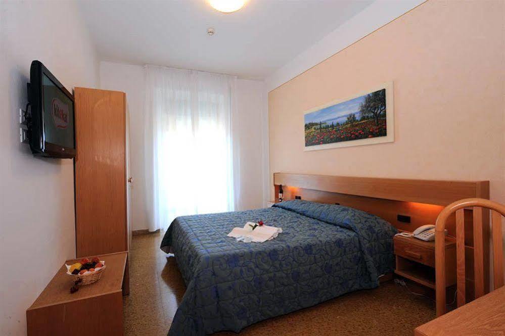 Hotel Marina Bardolino Buitenkant foto