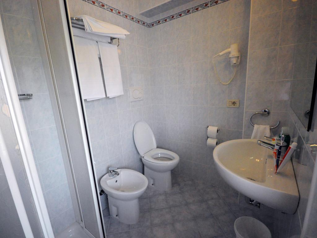Hotel Marina Bardolino Kamer foto